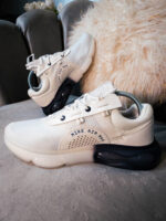 air max r1-42